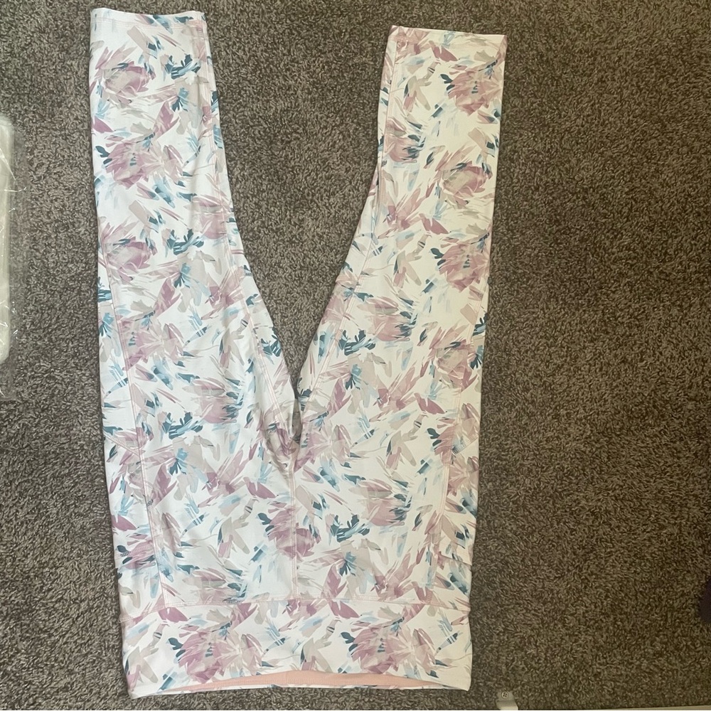 Floral Print Women’s size L Leggings